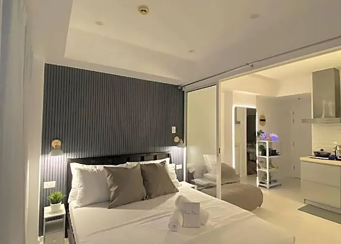 Rest Azure Staycation By K&a Hotel